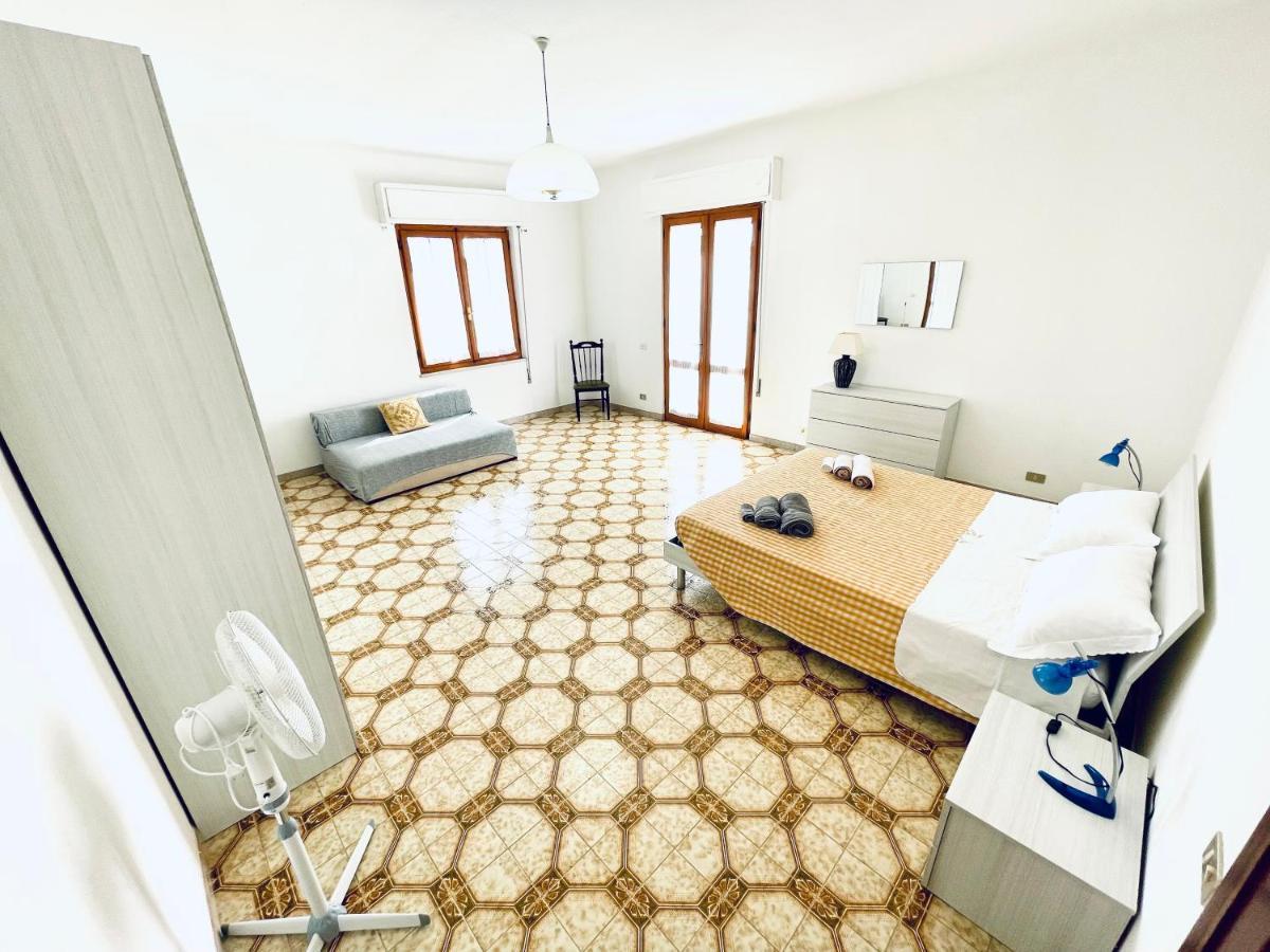 Sa Domu Zara - Ampia Casa Con Terrazzo Villa Pula Eksteriør billede