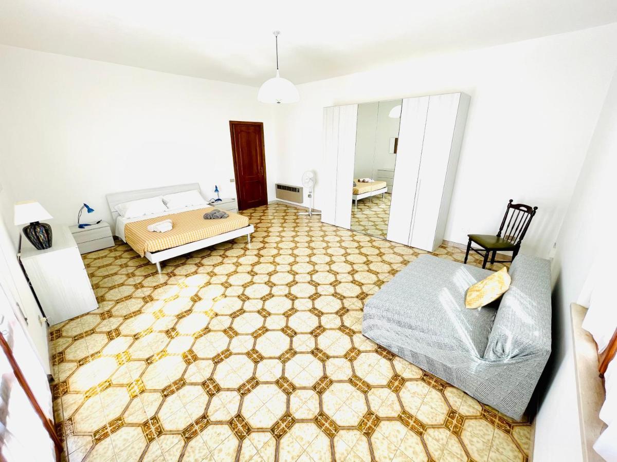 Sa Domu Zara - Ampia Casa Con Terrazzo Villa Pula Eksteriør billede